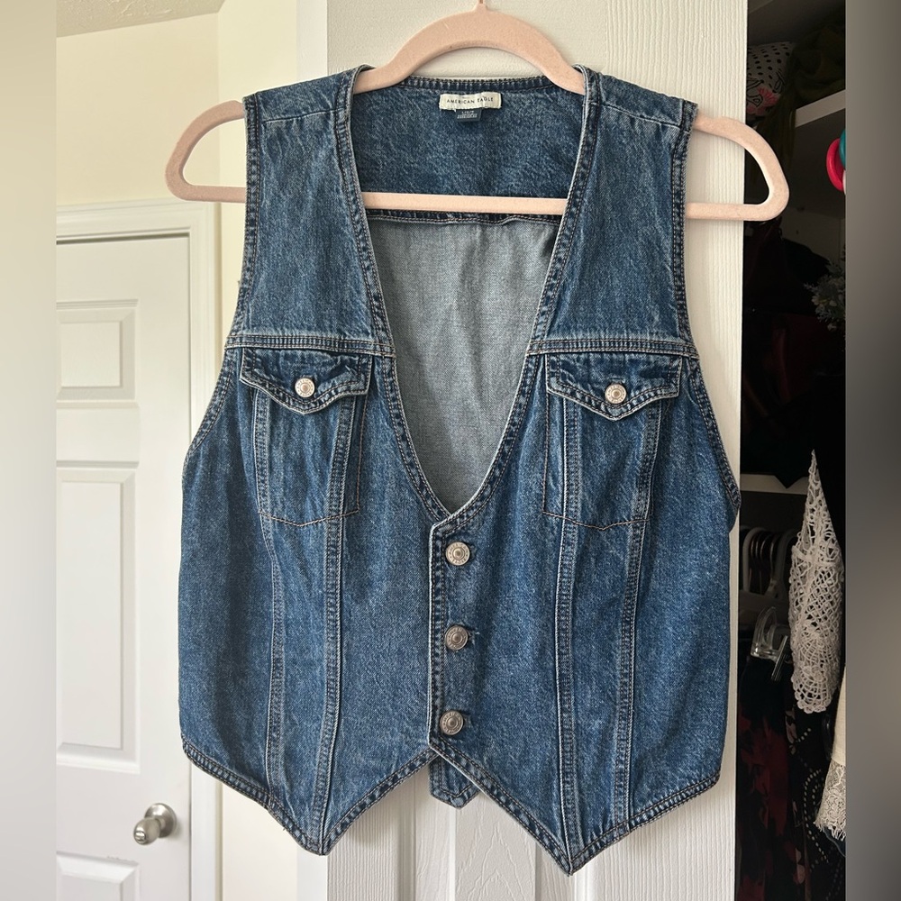 Vintage-Inspired Women's Denim Vest - Blue